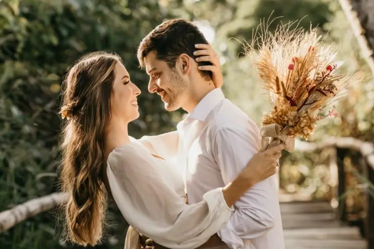 How Much To Spend on a Wedding Gift