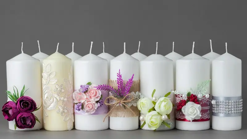 What is the purpose of party favors?
