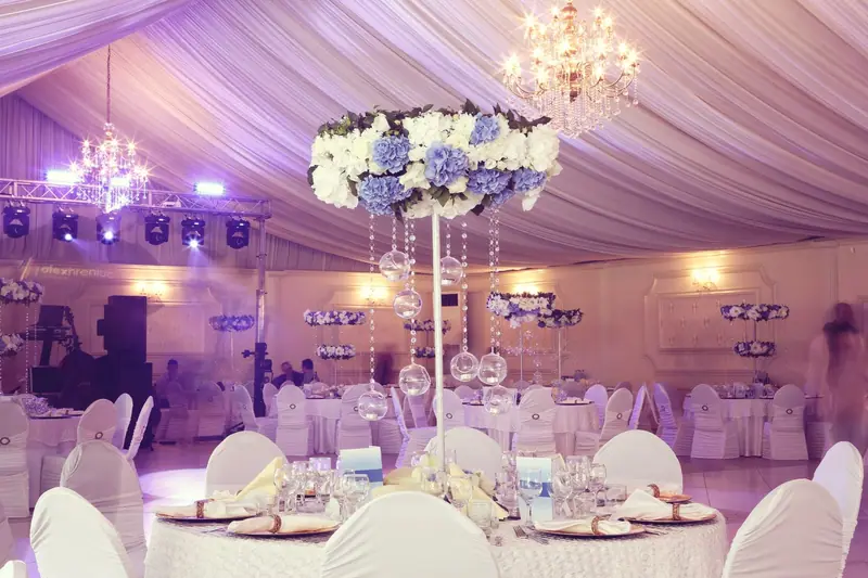 Does decor matter at a wedding?